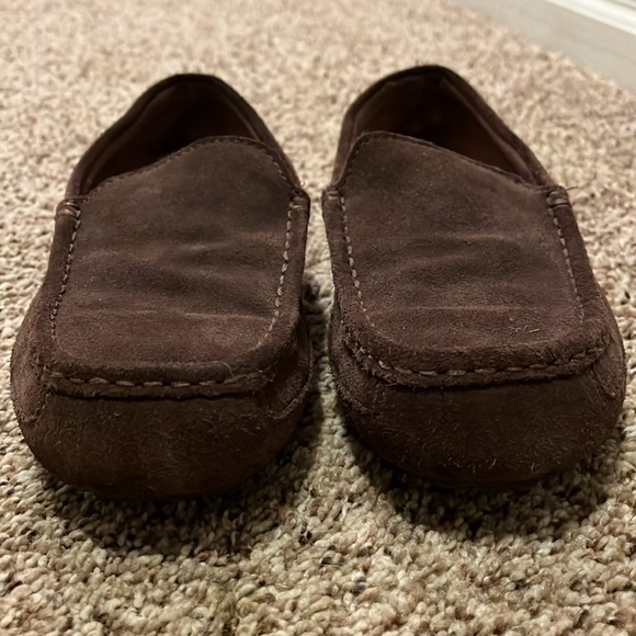 UGG slip-on suede loafers, size 8 - Picture 8 of 10